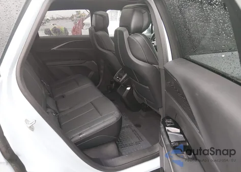 2024 Cadillac Lyriq Luxury W/1Sc z USA, uszkodzony, nr VIN 1GYKPPRK9RZ132615